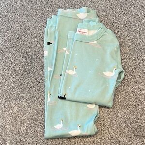 Hanna Andersson Kids Swan Print PJs